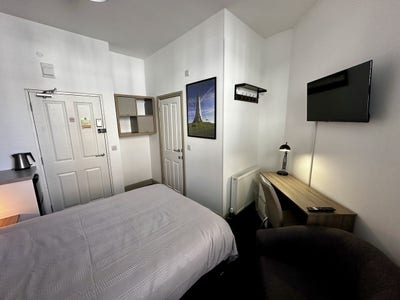 Ensuite rooms available - Newly refurbished  Main Photo