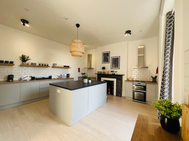 Stunning Property, Medium Double Ensuite Room  Main Photo