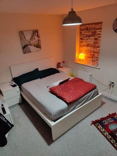  2 Double Rooms Available-  SK14 3FW bills include Main Photo