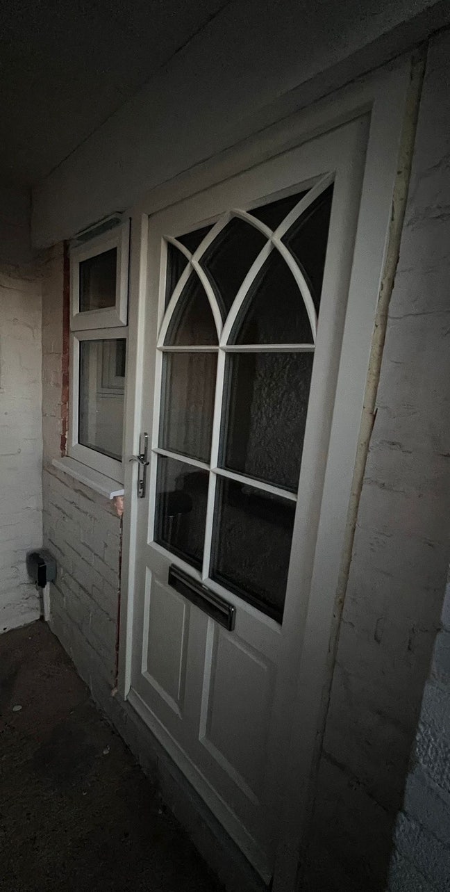  Stunning Studio in Prime location. Bills Included Main Photo