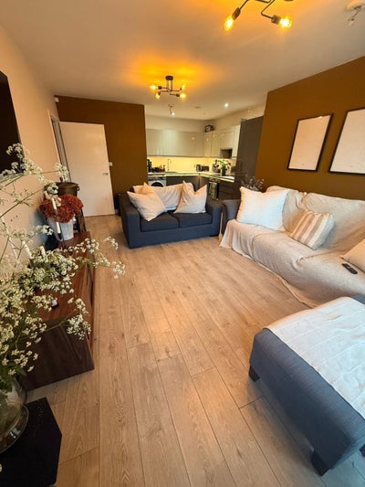 Luxury Double Room next to station with parking in Main Photo