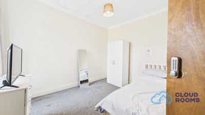 Double Room – UB7 🏠 West Drayton Elizabeth Line Main Photo