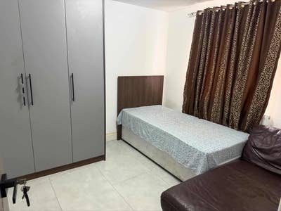 Room available for a girl Main Photo