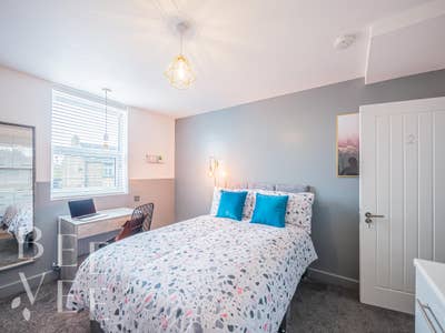 The Studio Close to IKEA - High Street PE2 Main Photo
