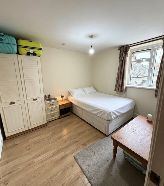     Large Furnished Clean Flat Main Photo