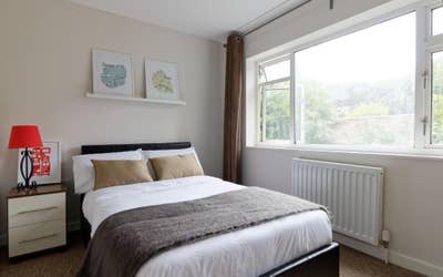Comfy double rooms in the town centre! 🏠 Main Photo