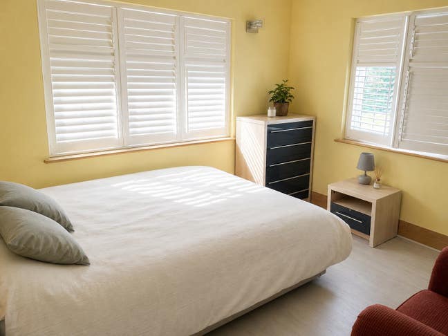 Double Bedroom Available Main Photo