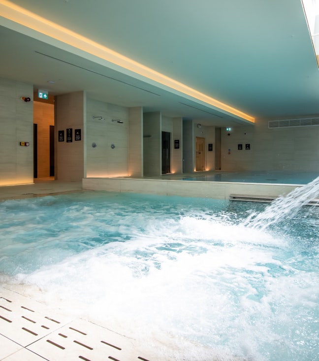 Luxury apartment with gym, spa, cinema room ect Main Photo