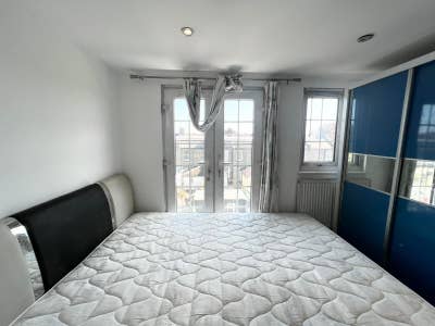 Fully Furnished 3-Bedroom House in Plaistow E13 Main Photo