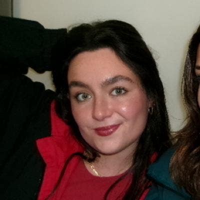 Professional Female seeks a single or double room Main Photo