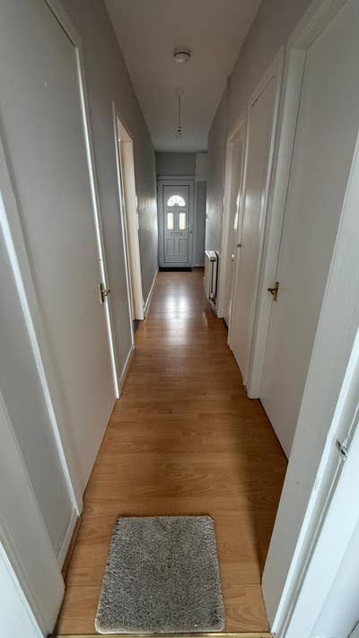 A shared room with Bills &pound;350 Main Photo