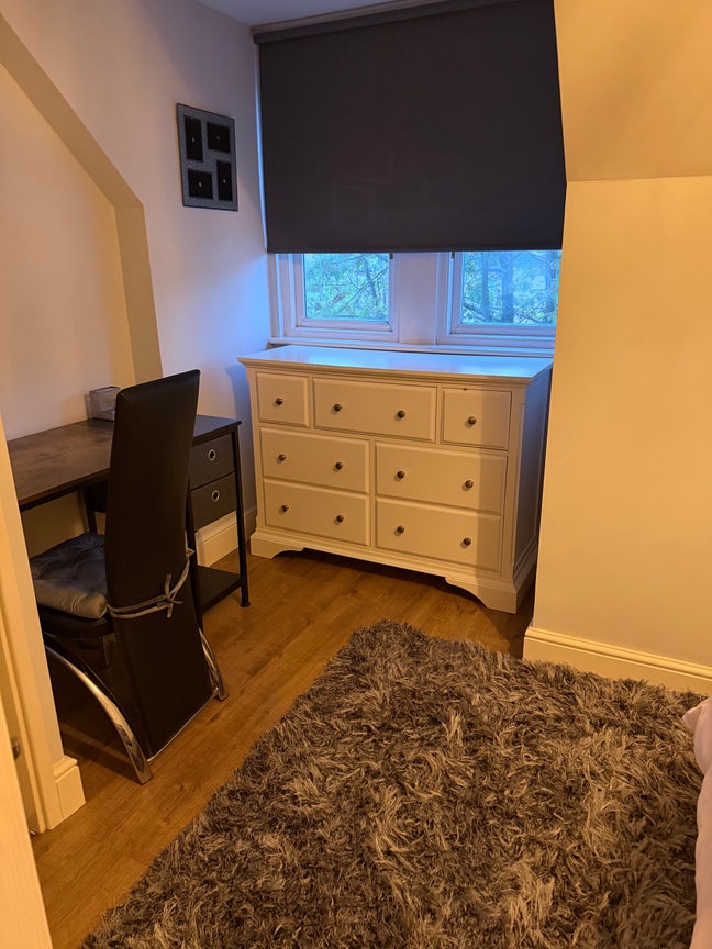 Excellent double room for rent Main Photo