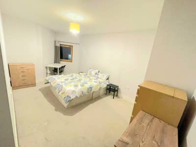 Modern Built - E14 🏠 Poplar / Langdon Park Zone 2 Main Photo