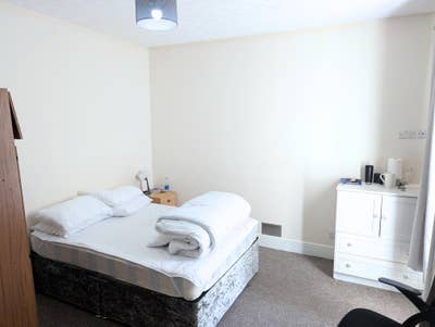 Two Ensuite Double Rooms for Rent on York Road Main Photo