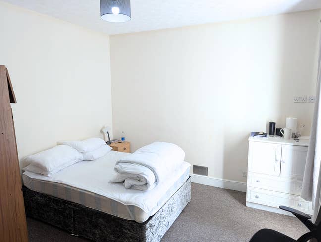 Two Ensuite Double Rooms for Rent on York Road Main Photo