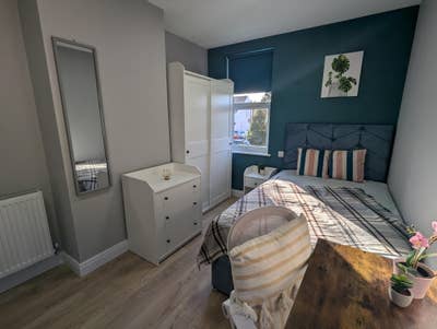 SM1 2RT Double Room+Private bathroom, Weekly Clean Main Photo
