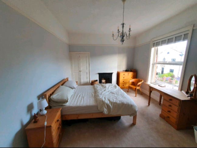 King and double room available in Victorian house Main Photo