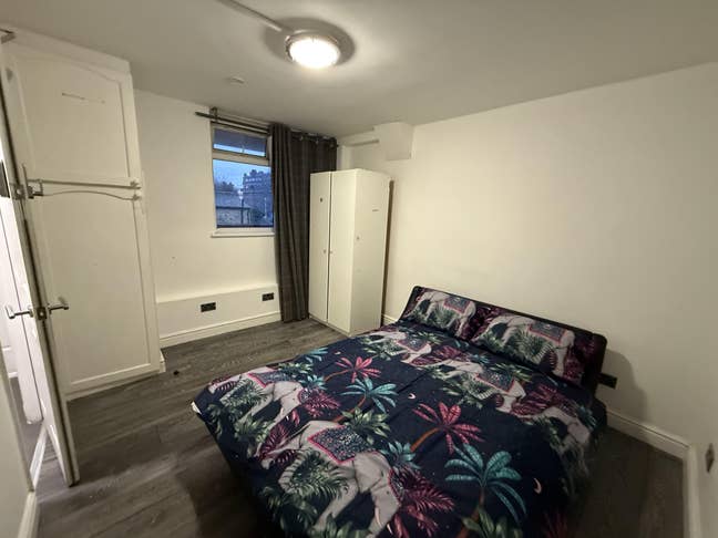 Amazing Double Bed Close to The Putney Station Main Photo