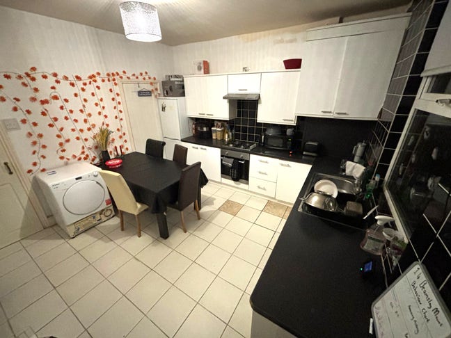 *Bills Included* Double Room Hyde Park Main Photo