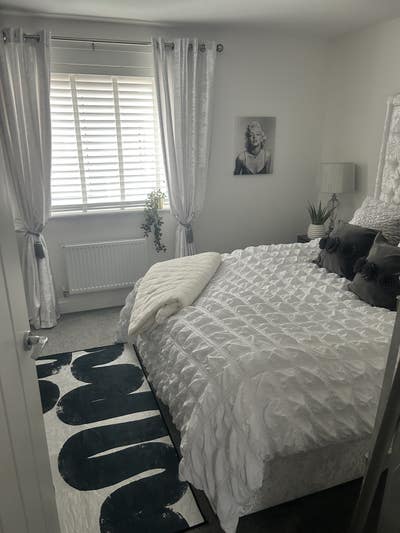 Large Double Room to rent in a friendly home Main Photo