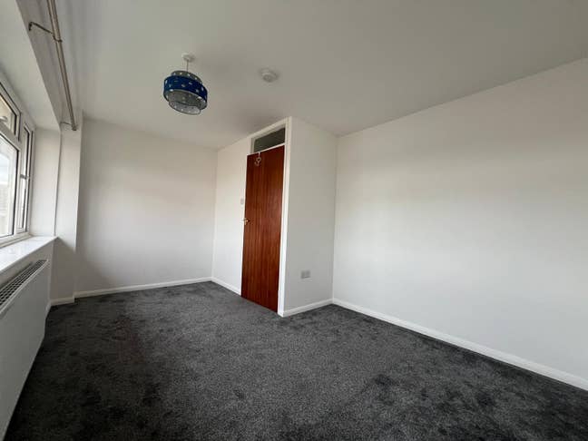 Double Size Room@ &pound;690 ( All bills included) Main Photo