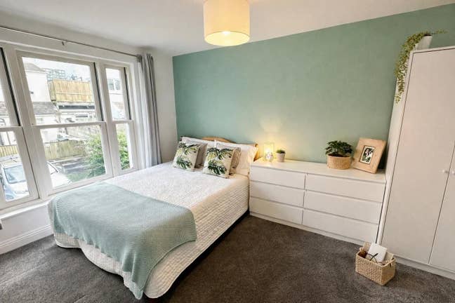 6-Bed Student House – All Bills Included Main Photo