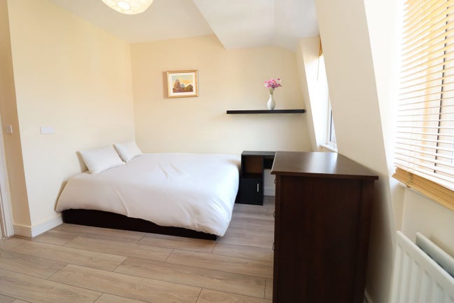 ⚡3 Beutiful rooms + garden in South East London!⚡ Main Photo