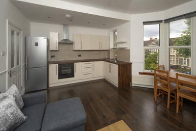 Impressive Victorian flat | 3 double beds  Main Photo