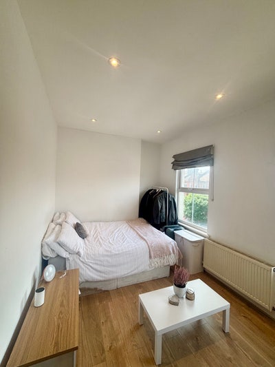 Spacious Double Room Battersea Main Photo