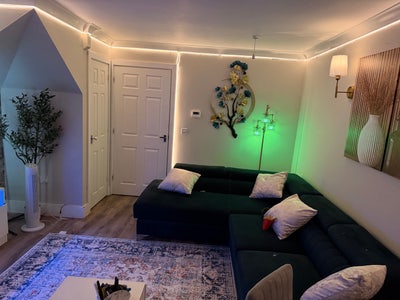 Modern Double Room in Quiet Professional Home Main Photo