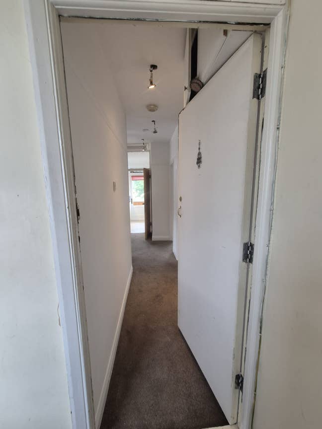 Delightful & Spacious two bedroom first floor flat Main Photo