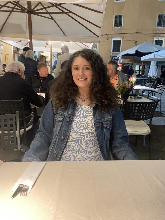 Professional female seeking living in Kendal Main Photo