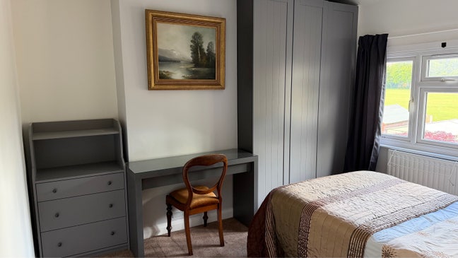 Room in Sutton Main Photo