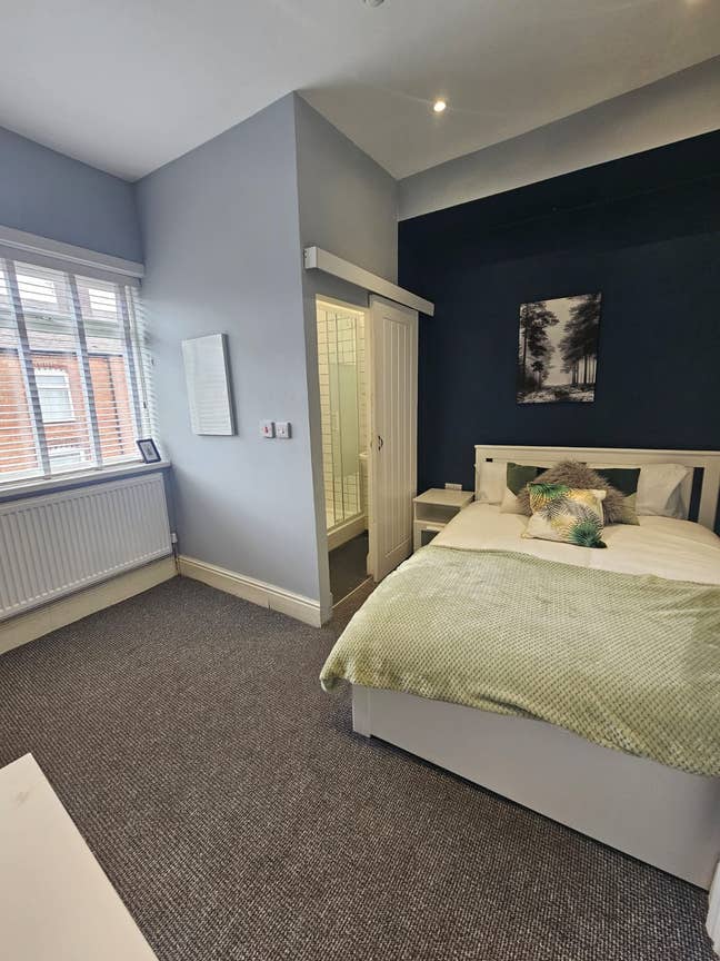 🔥Stunning Ensuite Room in M27 - All Bills inc !🔥 Main Photo
