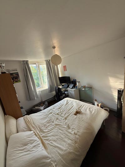 Double Room Available from 16th June (with Desk) Main Photo