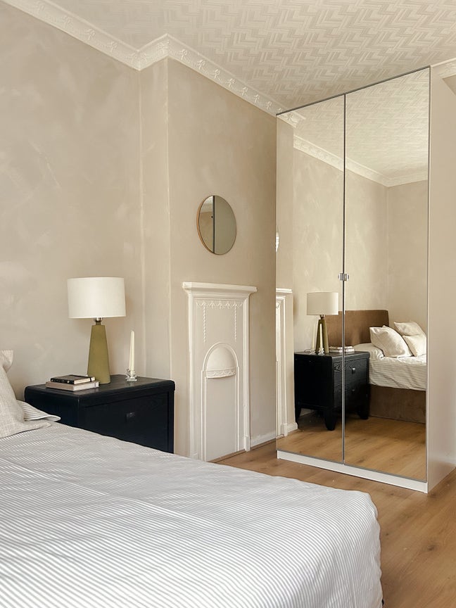 Large, double room in a friendly home! Main Photo