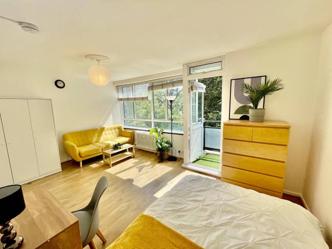 Stylish Spacious Room near Hackney Main Photo