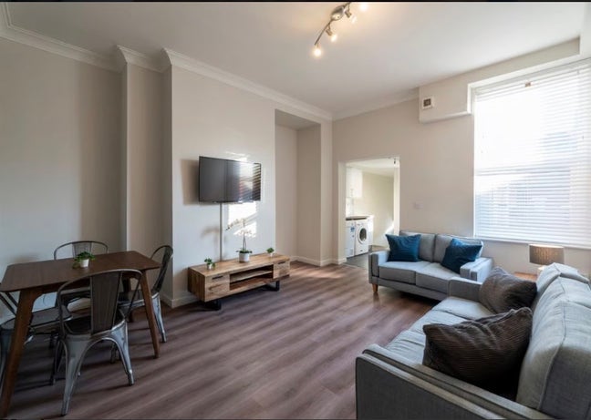 1 room available in jesmond for 2026/2027  Main Photo