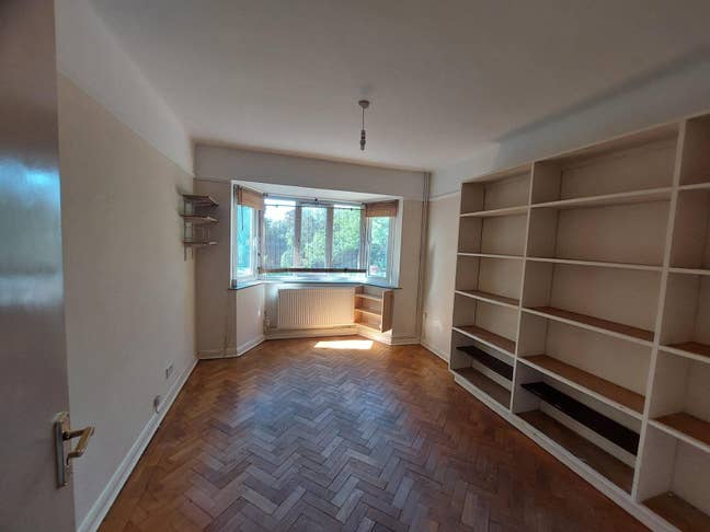 Spacious Property - Couple or 2xFriends Only  Main Photo