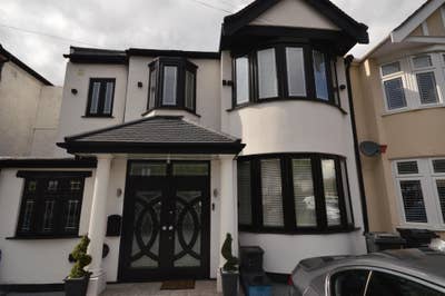 1 Bedroom Flat - Ilford  Main Photo