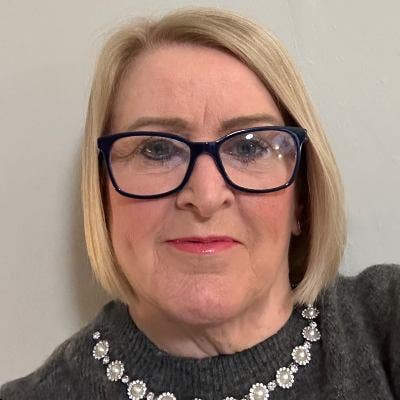 Professional Female seeks a double room Main Photo