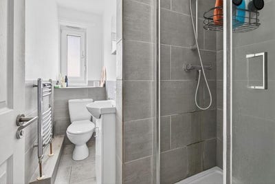 Double Bedroom - Clean Flat  Main Photo