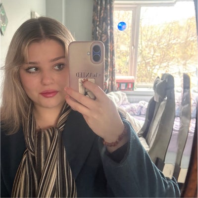 Looking for a room/people to share Main Photo