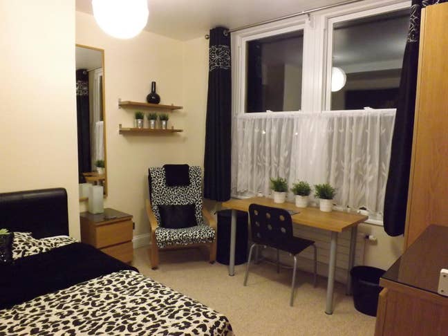 Lovely Room Taunton Centre 3 Min To HPC Pick up Main Photo