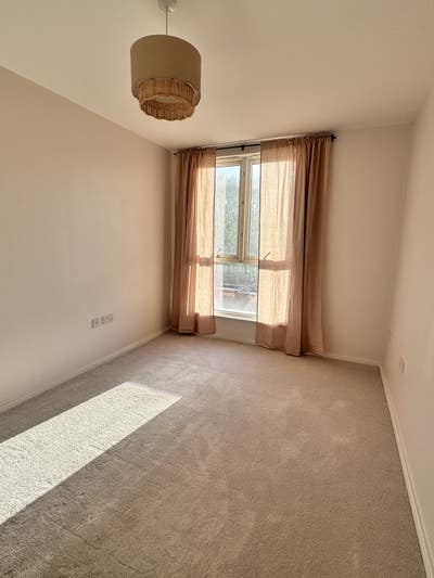 Bright Double Room in New Build w/ Own Bathroom Main Photo