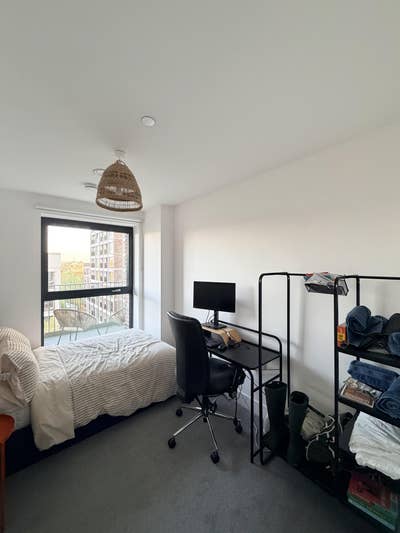 Cozy Double Room in E&C  Main Photo
