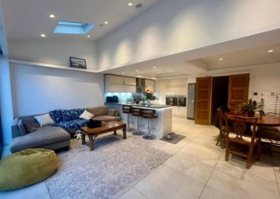 Small Double Available in Large House-share Main Photo