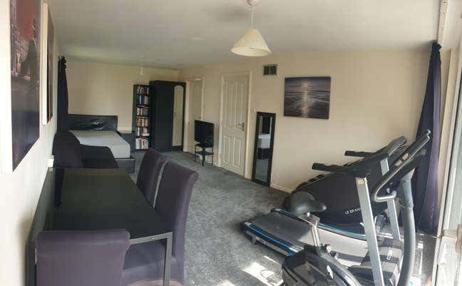 Massive double room, private kitchen& balcony inc Main Photo