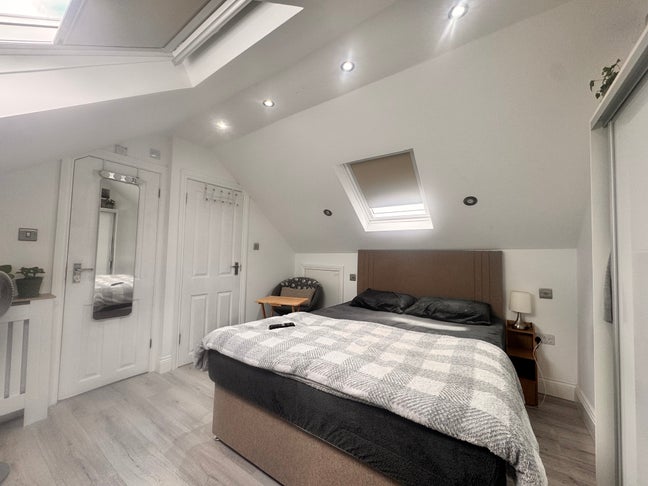 Double Room available for rent in Isleworth Main Photo