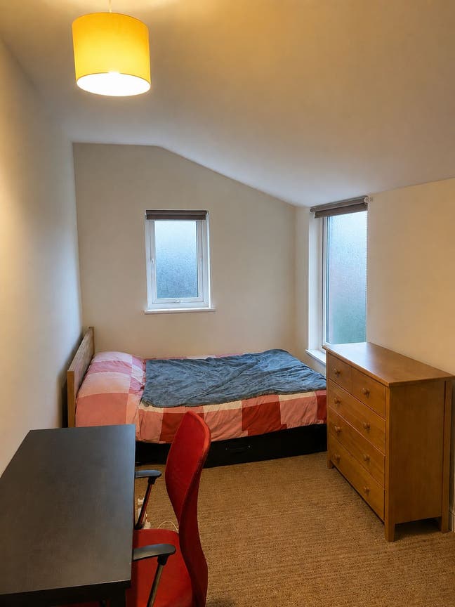 Big private room in town centre  Main Photo